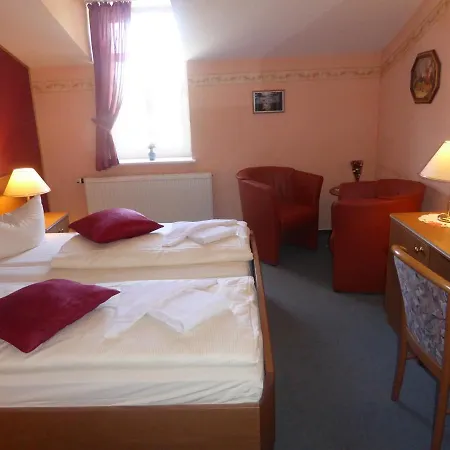 Koos Hotel