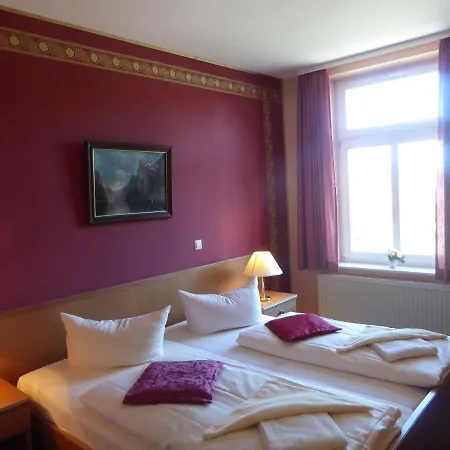 Koos Hotel