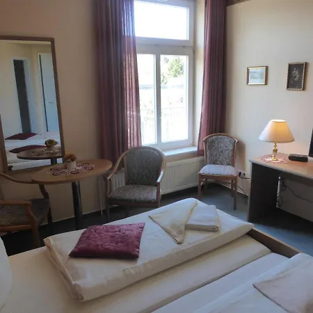 Koos Hotel