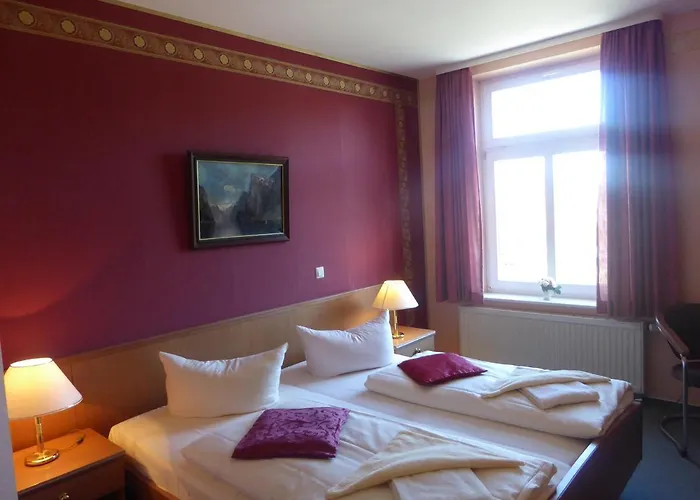 Koos Hotel