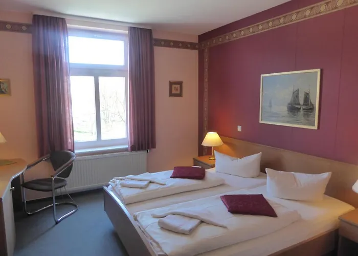 Koos Hotel